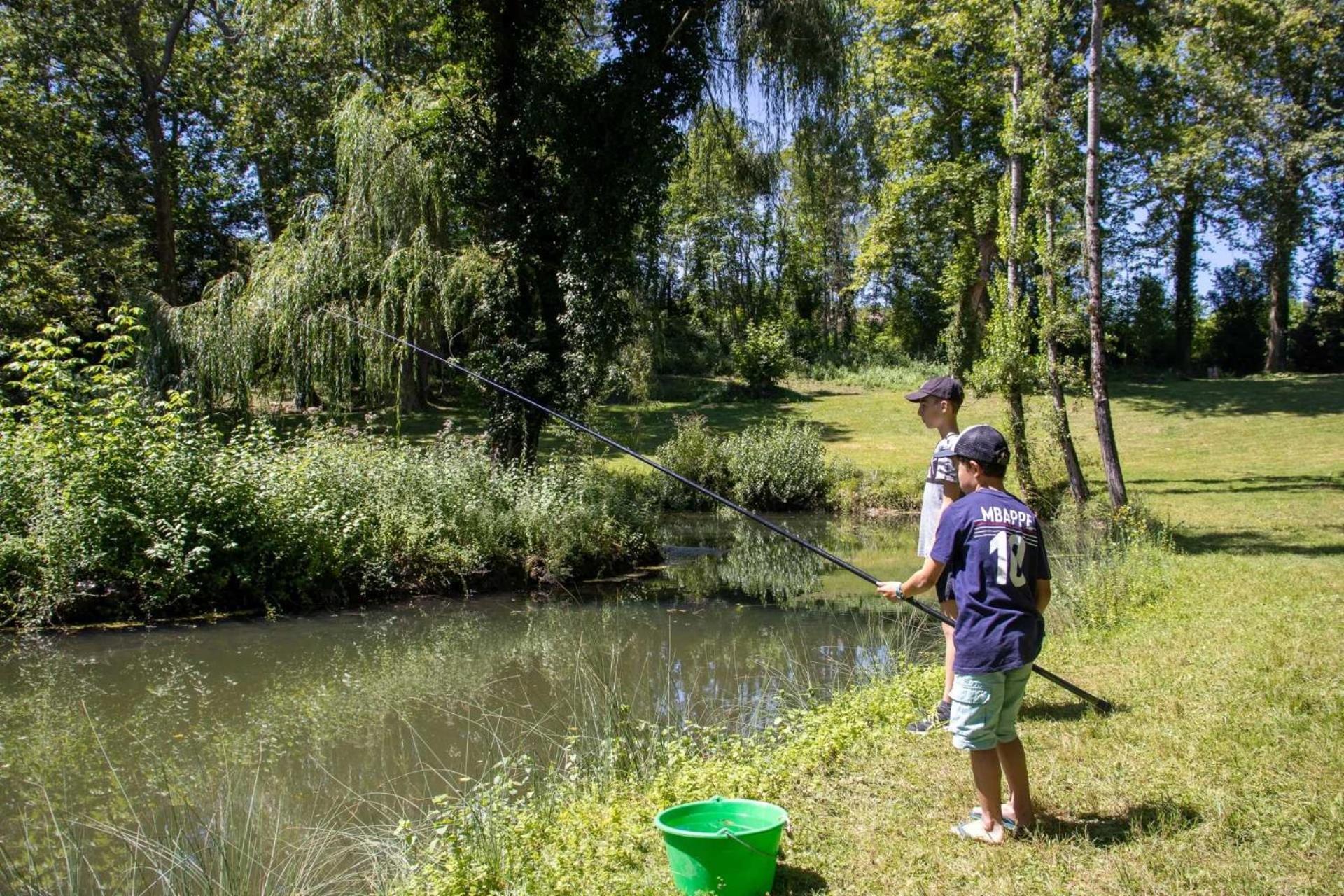 Camping - Piscine - Ccbaieb Montjoie-en-Couserans 外观 照片