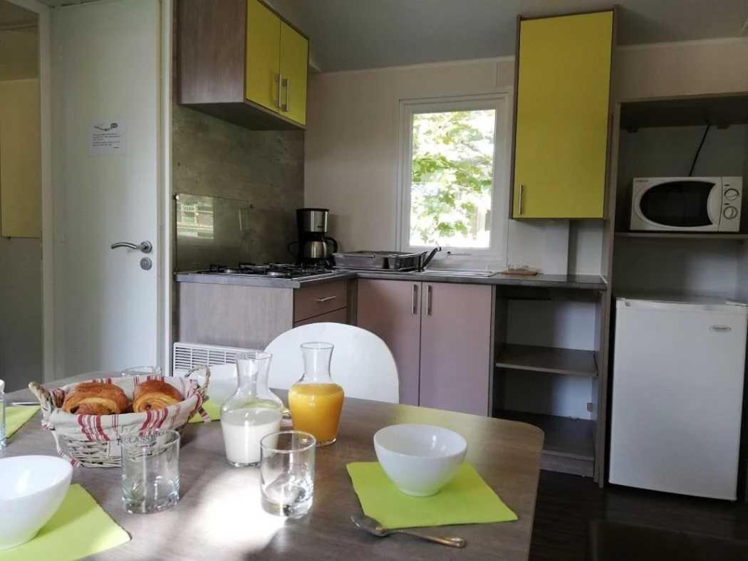 Camping - Piscine - Ccbaieb Montjoie-en-Couserans 外观 照片